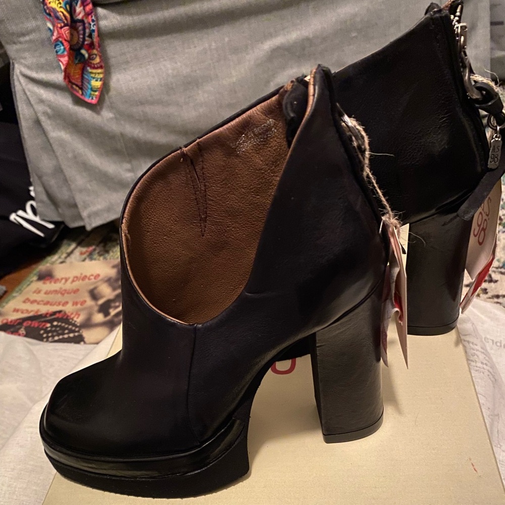 A.S. 98 black leather booties size EU 37